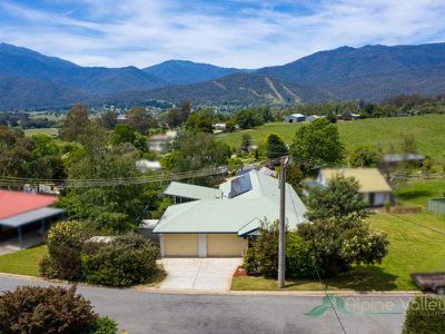 2 Marum Court, Tawonga South