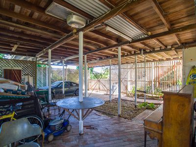 101 Limpus Street, Urangan