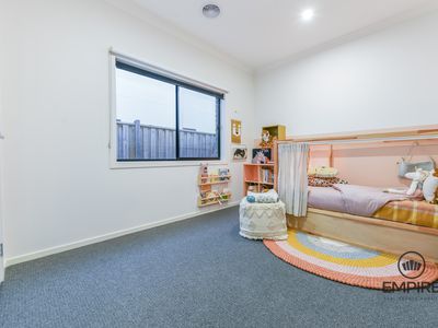 2 Lilydale Avenue, Clyde North