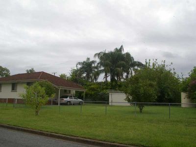 4 Oak Street, One Mile