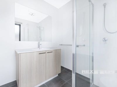5 Manzanilla Way, Lynbrook