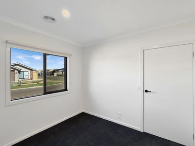 13 Poinciana Road, Thornhill Park