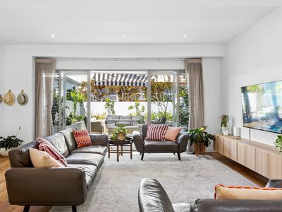 3 / 8 Leo Crescent, Alexandra Headland