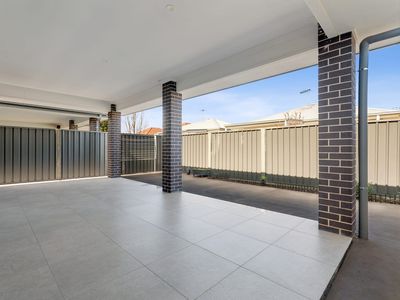 11a Albany Street, Woodville West