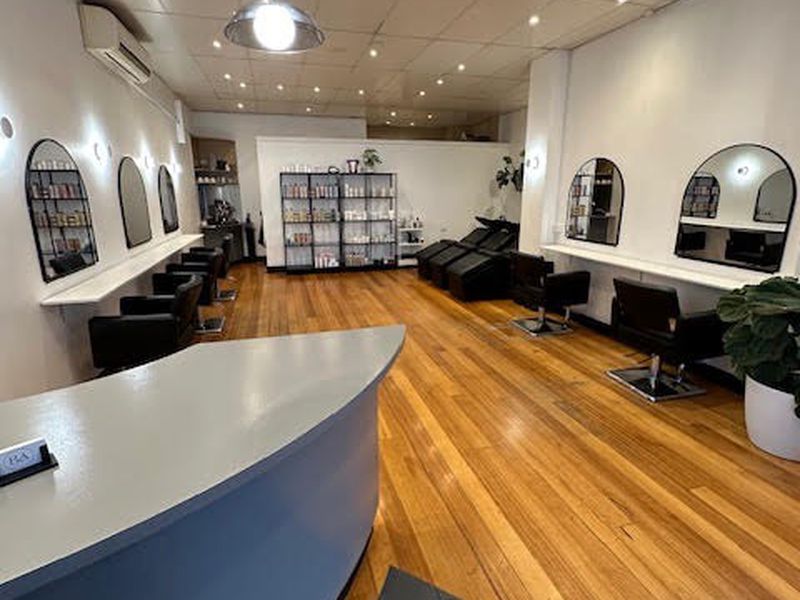 Hair Salon in Croydon Urgent sale