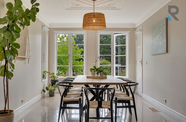 8 Pine Grove, Mickleham