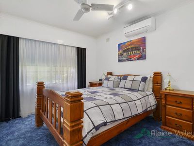 30 Freeburgh Avenue, Mount Beauty