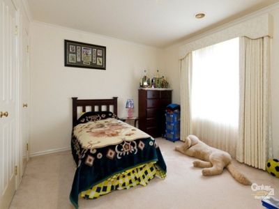 37 Bateman Grove, Hampton Park