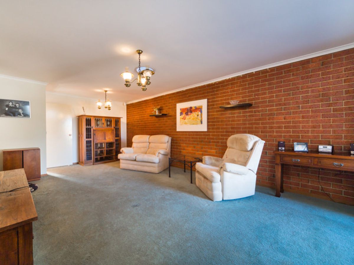 2 / 10 Cleal Court, Noble Park