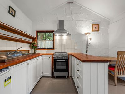 198 Princes Highway, Port Fairy