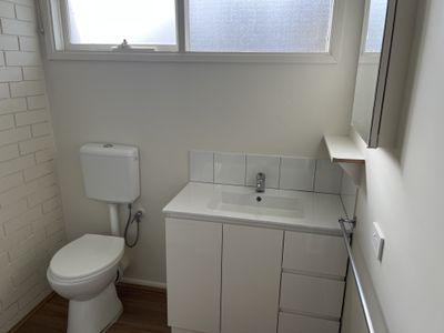 2 / 28-30 Helms Street, Newcomb
