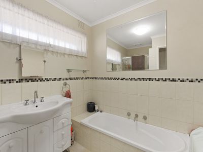 19 DORSET ROAD, Dandenong North