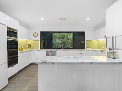 13 Cliff Close, Wakerley