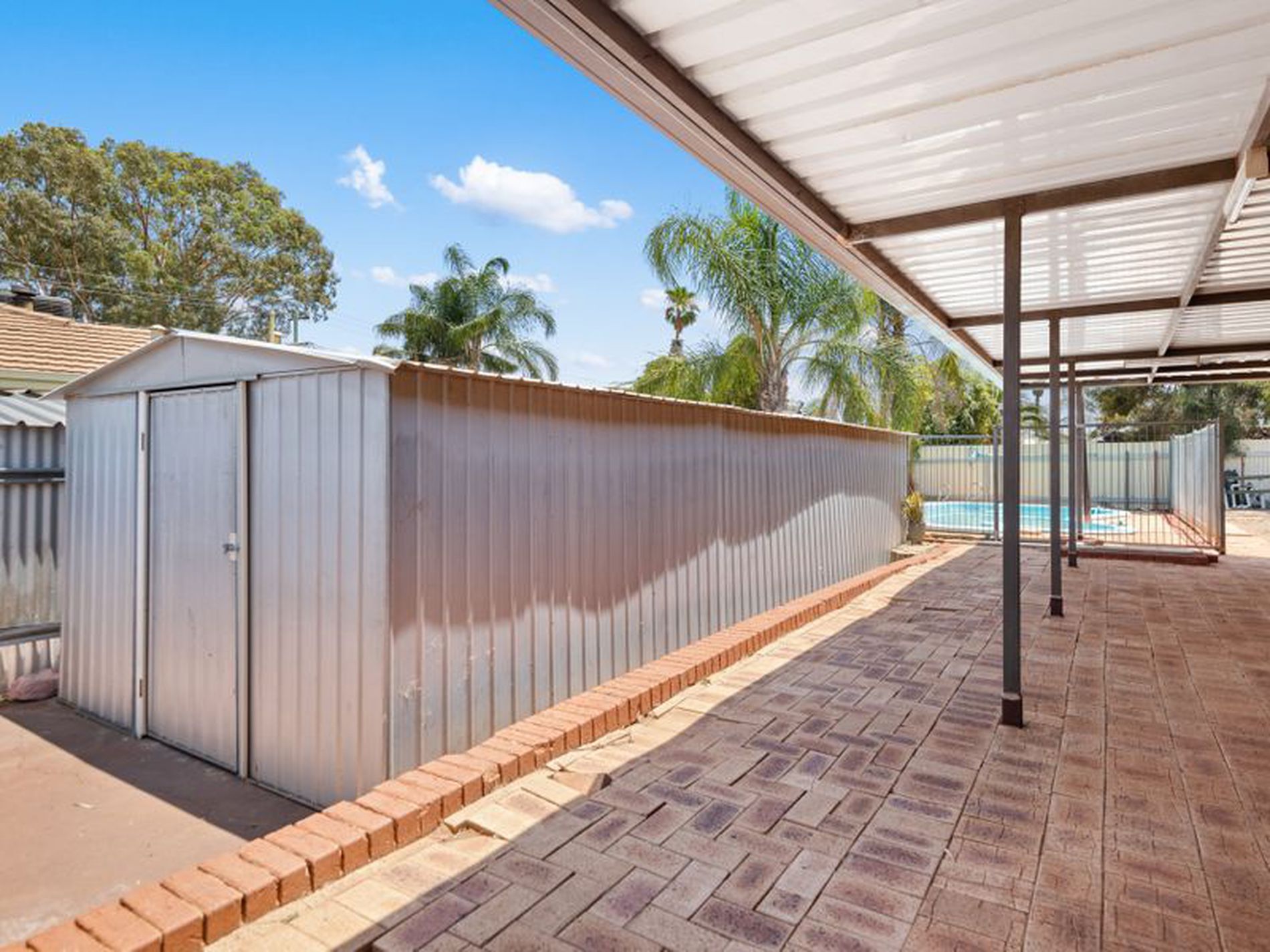 3 Compton Court, Hannans