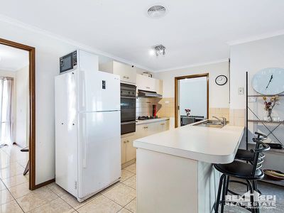 44 Springfield Crescent, Hampton Park