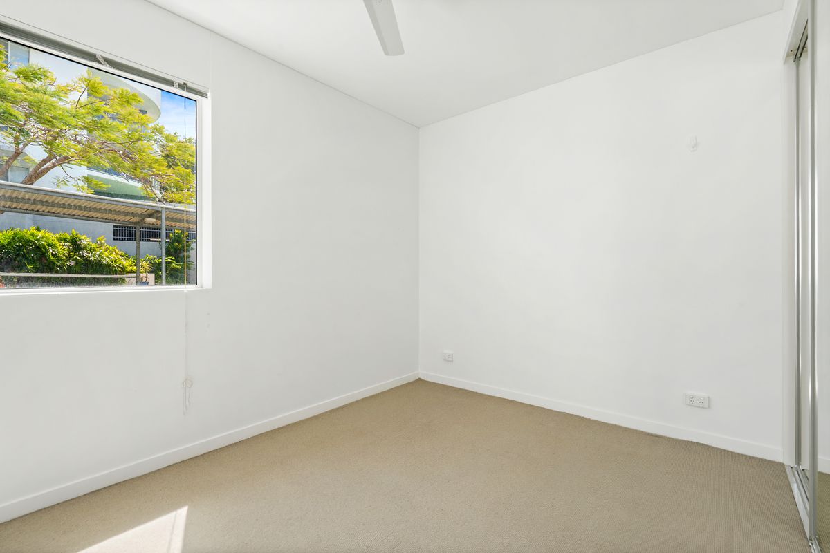 13 / 98 University Drive, Varsity Lakes