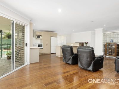 2 Pringle Pl, Forest Lake
