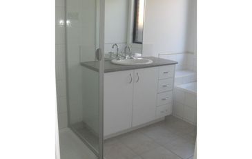 3 Castle Court, Beaconsfield