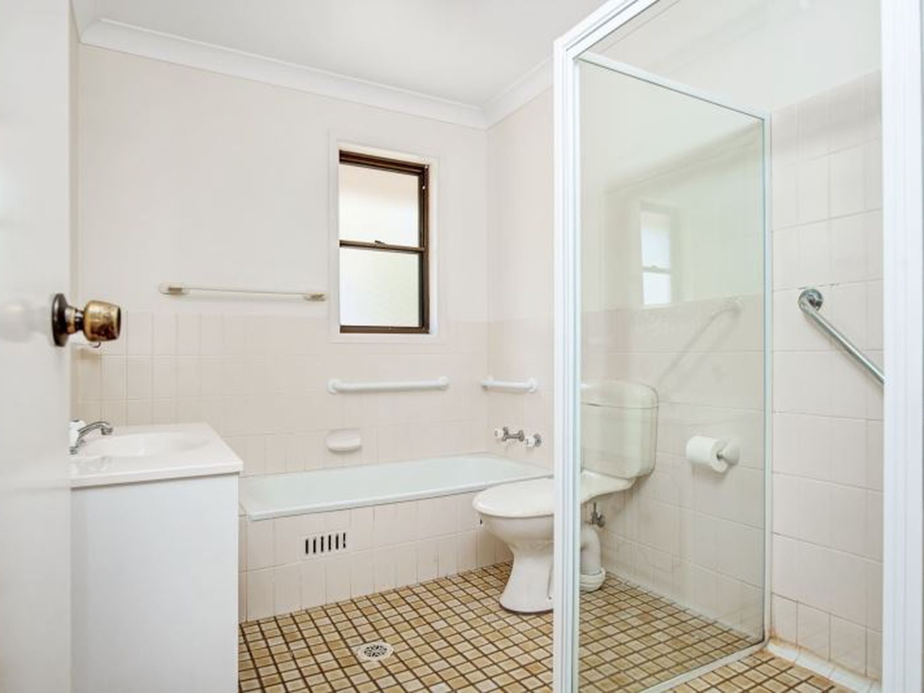 1 / 18 Augusta Place, Mollymook