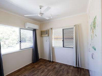 28 De Castella Drive, Moranbah