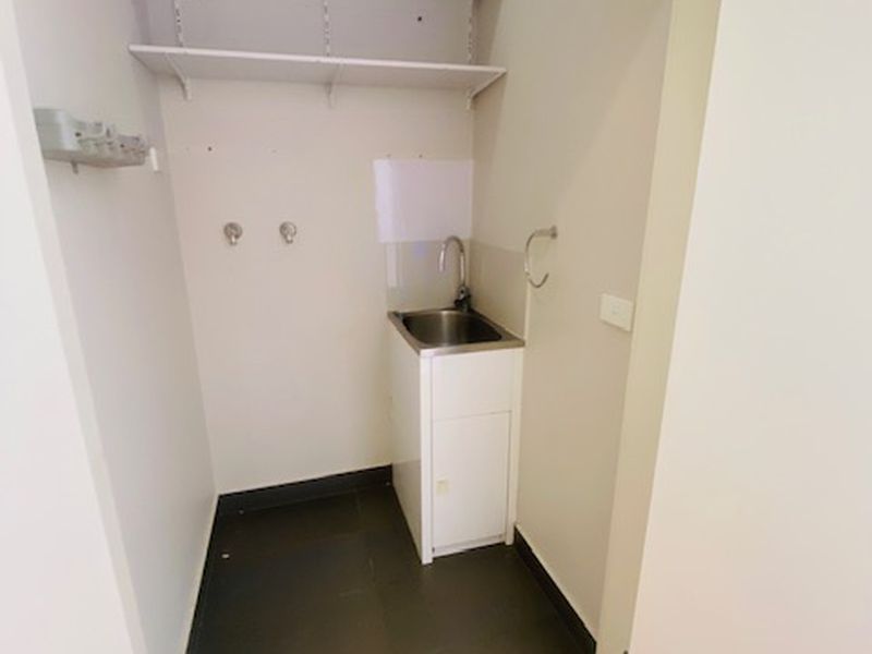 9 / 86-88 Royal Parade, Reservoir