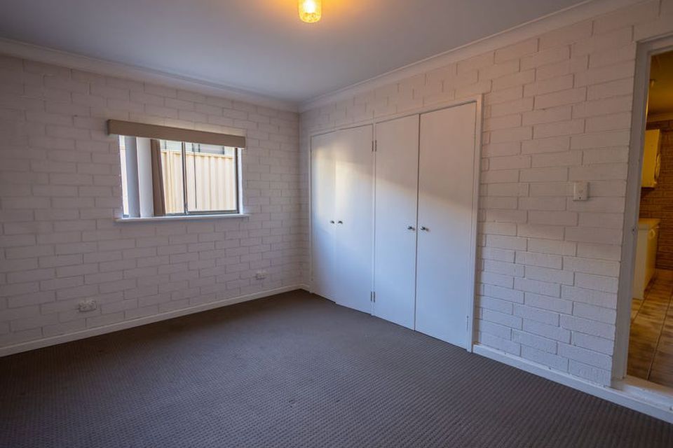 25 Liverpool Street , Shoalwater