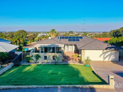 17 Armstrong St, Halls Head