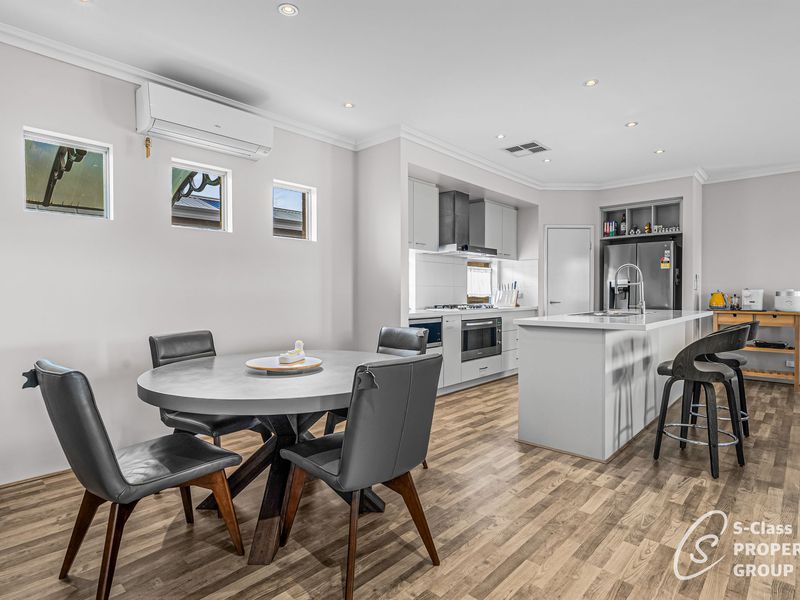 33 Barrington Avenue, Champion Lakes