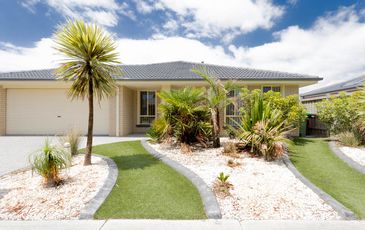 4 Gareth (Patrick) St, Cranbourne East