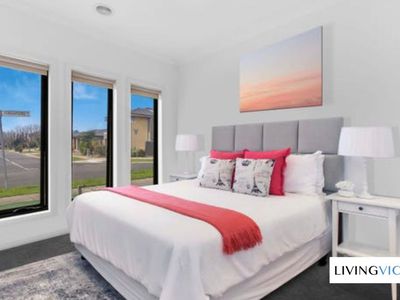 72 Kingsford Drive, Point Cook