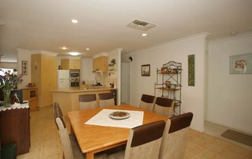 14 Castle Court, Beaconsfield