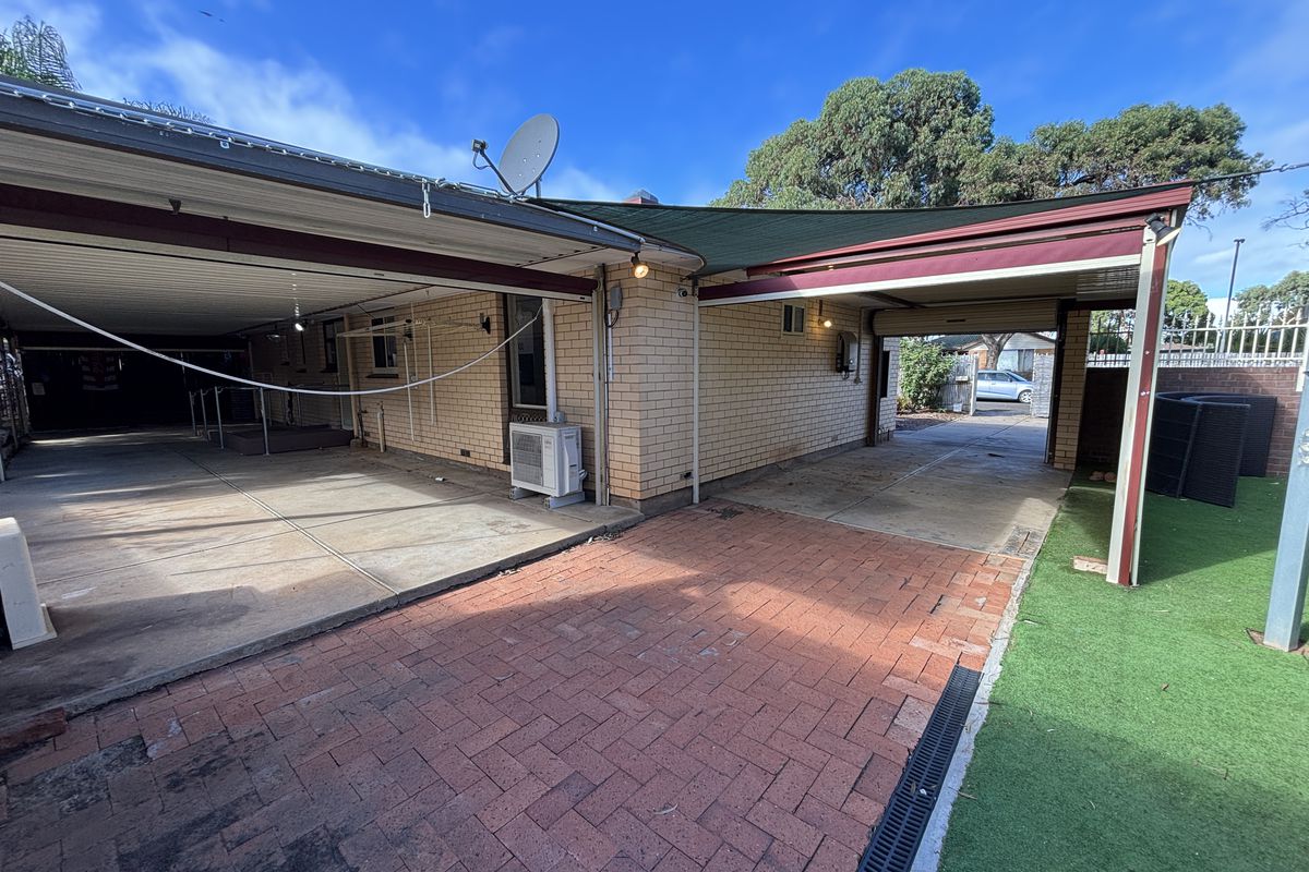 15 Rogers Crescent, Paralowie