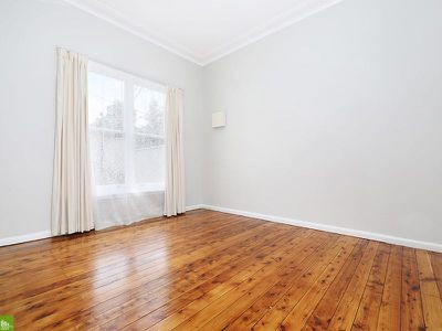 11 Hassan Street, Lake Heights