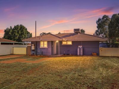 24 Belgravia Place, South Kalgoorlie