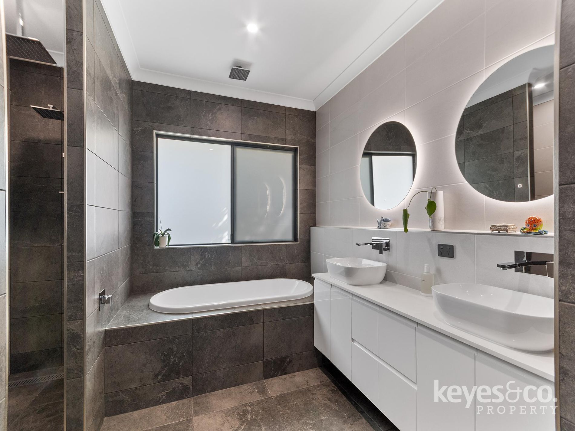 6 Belvedere Street, Julago