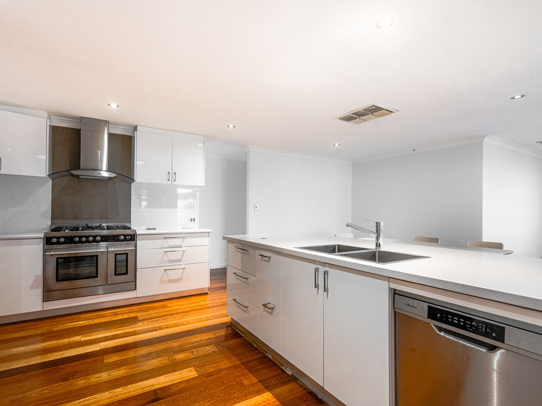 220 Summerlakes Parade, Ballajura