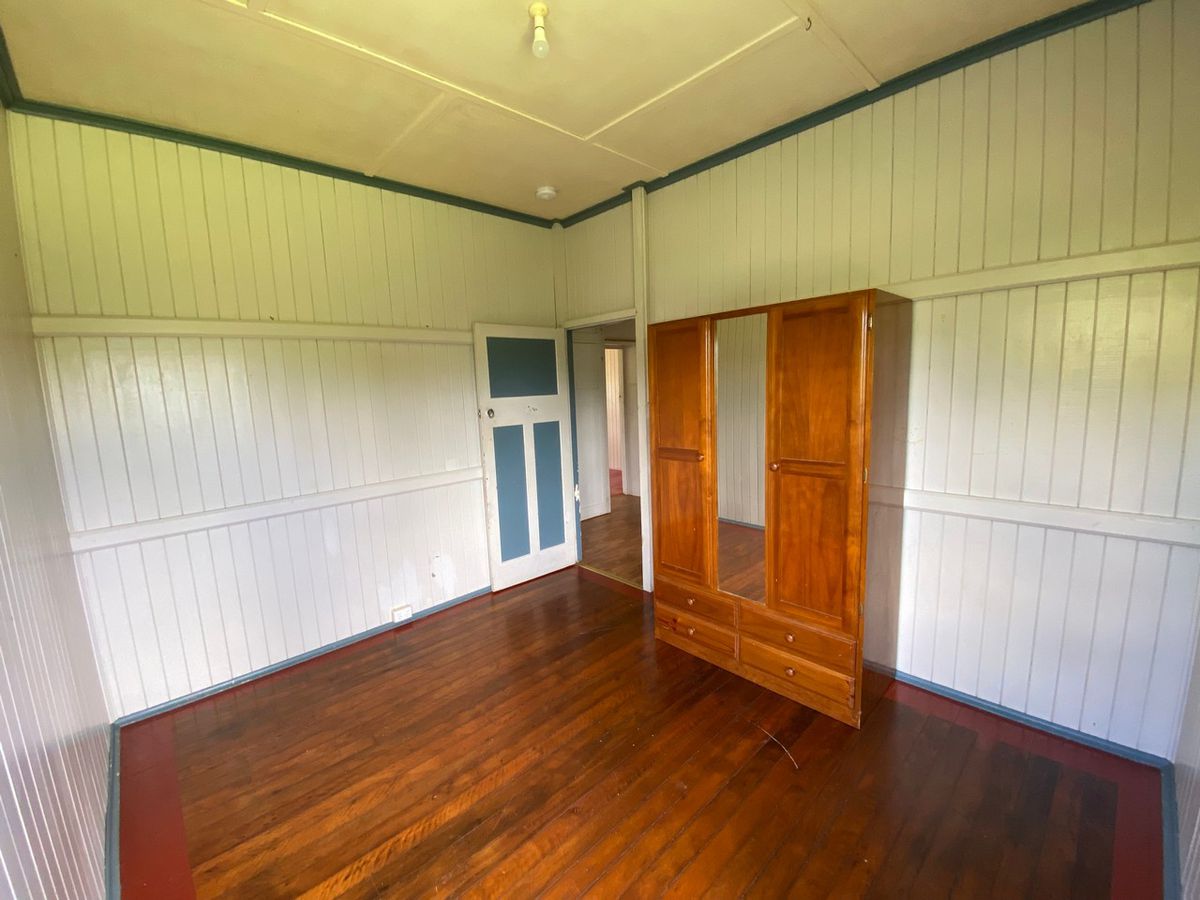 74 Planet Avenue, Atherton