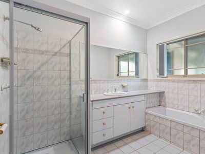30 Glenmore Crescent, Rochedale South