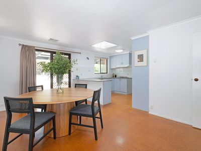 7 Curnow Place, Chisholm