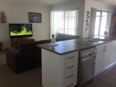 4 Little Road, Griffith