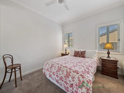 8 Lakeside Avenue, Mount Beauty
