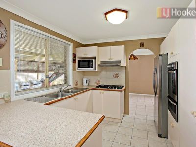 2 Antique Crescent, Woodcroft