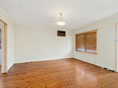 9 First Avenue, Erowal Bay