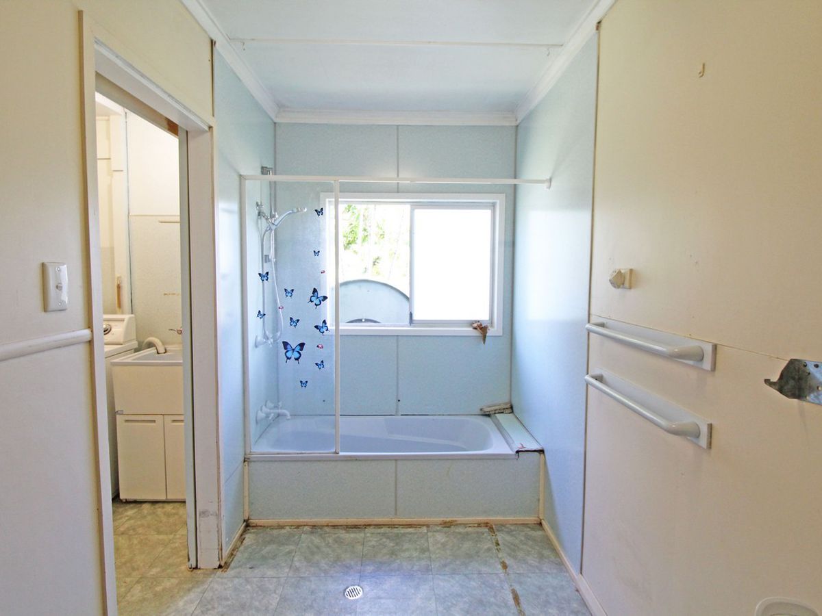 63 Planet Avenue, Atherton