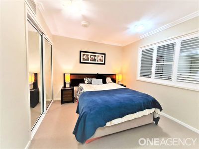 305 / 350 Esplanade, Scarness