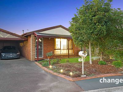 17 Warren Close, Narre Warren
