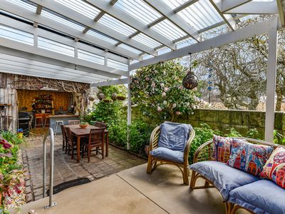 17 Adams Street, Donovans