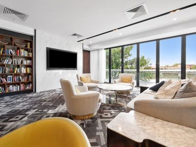 31210 / 5 Harbourside Court, Biggera Waters