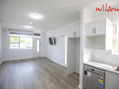 1 / 4 Dunbar Terrace, Glenelg East