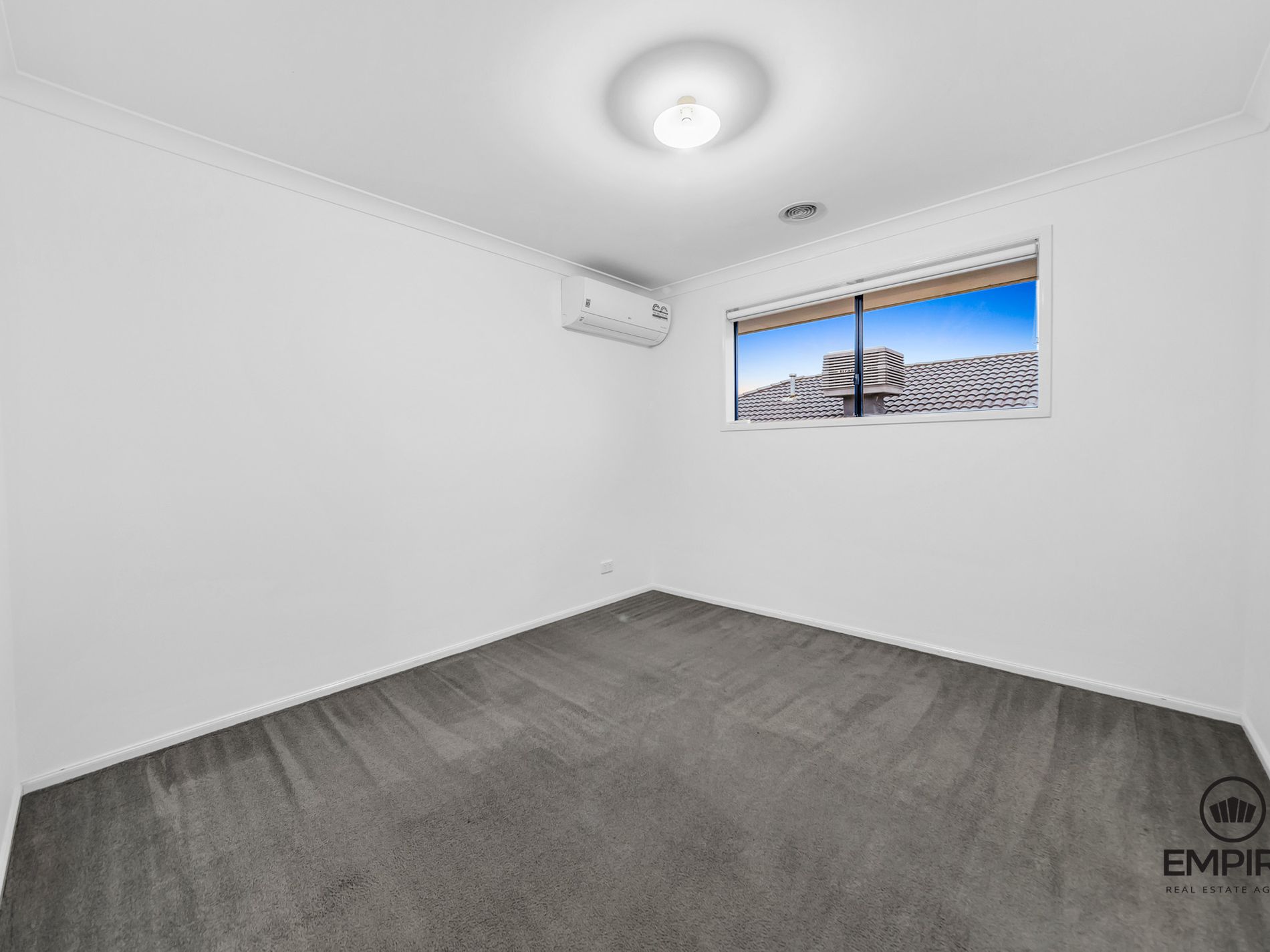 27 Strikeline Crescent, Clyde North